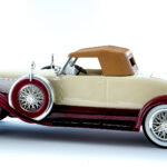 Beam's "1935" Duesenberg Convertible Coupe 100 Month Straight Bourbon Vintage Decanter w/ Box (photo 3)