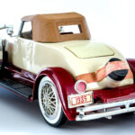 Beam's "1935" Duesenberg Convertible Coupe 100 Month Straight Bourbon Vintage Decanter w/ Box (photo 4)
