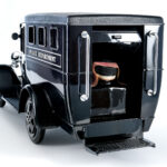 Beam's Paddy Wagon 100 Month Straight Bourbon Vintage Decanter w/ Box (photo 3)