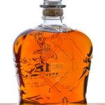 Crown Royal 18 Year Extra Rare Canadian Whiskey (photo 3)