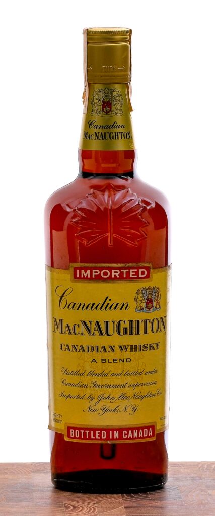 MacNaughton Canadian Whiskey 1981