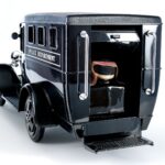 Beam's Paddy Wagon 100 Month Straight Bourbon Vintage Decanter w/ Box (photo 3)