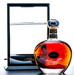 Jim Beam 20 Year old 'Distillers' Masterpiece Port Cask Finish Bourbon Whiskey(2001)