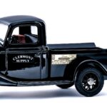 Jim Beam Vintage Dusty Bourbon: Beam's Pickup Truck Decanter (photo 3)