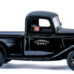 Jim Beam Vintage Dusty Bourbon: Beam's Pickup Truck Decanter (photo 5)