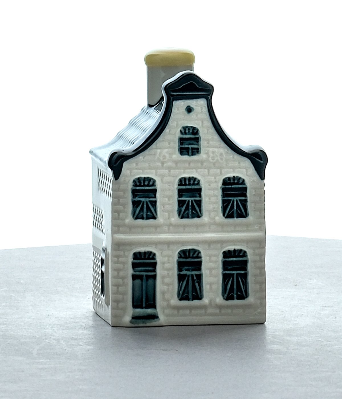Bols Genever KLM Airlines Delft Blue House No. 5