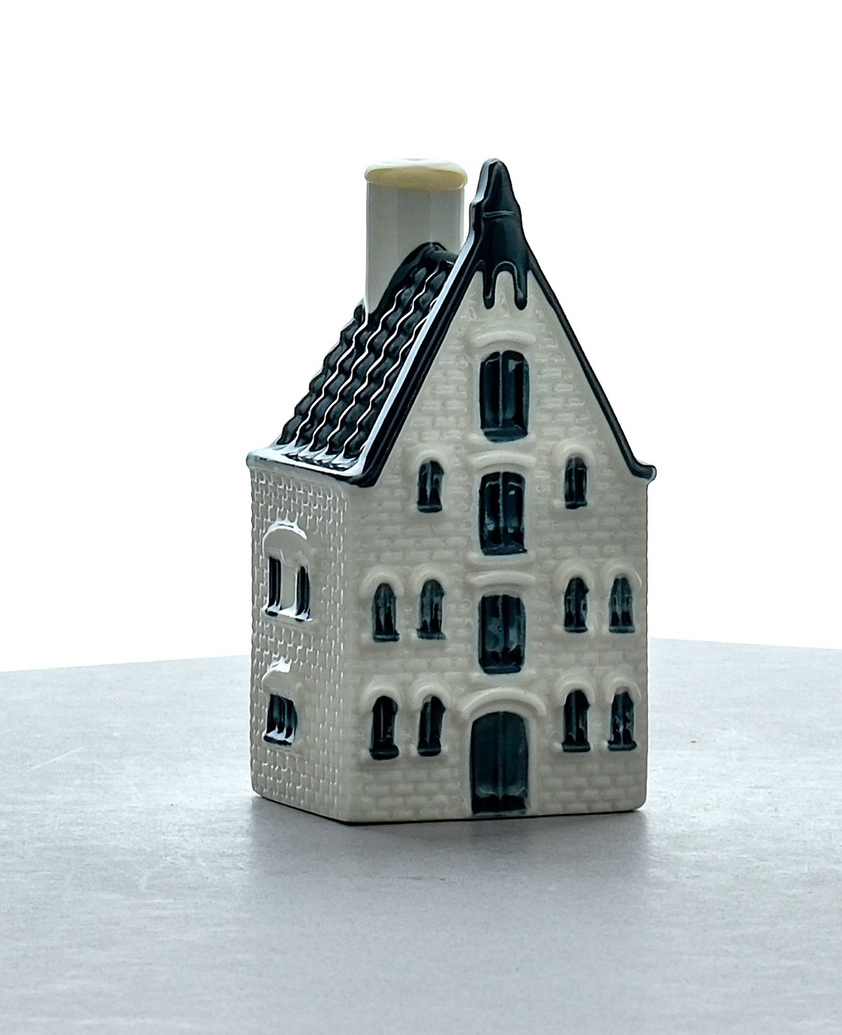 Bols Genever KLM Blue Delft House No. 70 Miniature