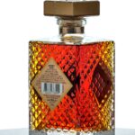 I.W. Harper 15 Year Kentucky Straight Bourbon Whiskey (photo 2)