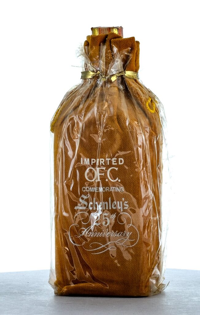 Schenley O.F.C. Canadian Whisky 1925 Anniversary 132 Months Old 1945